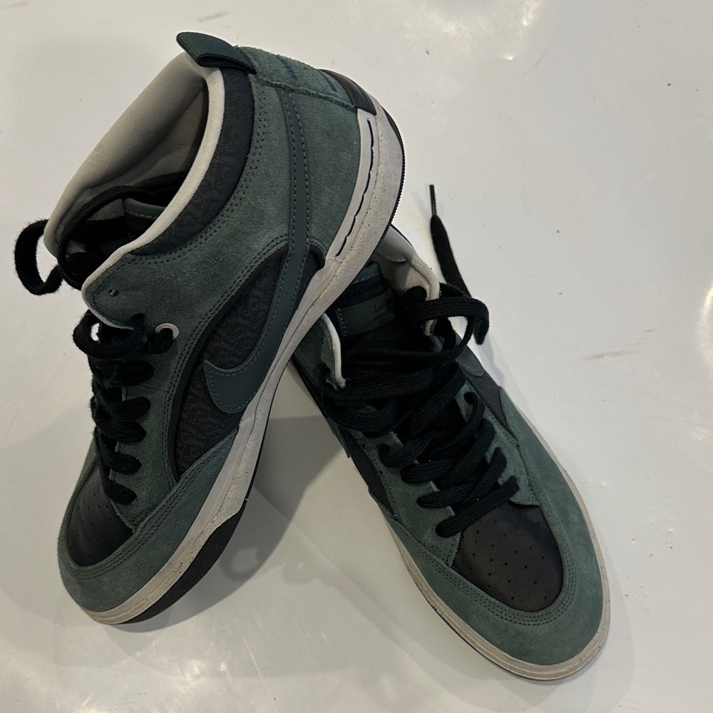 Men's Green and Black Sneakers